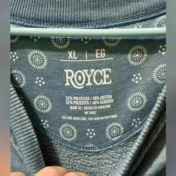 Blue V-Neck Sweatshirt vintage style women’s xl distressed rustic - Picture 3 of 6